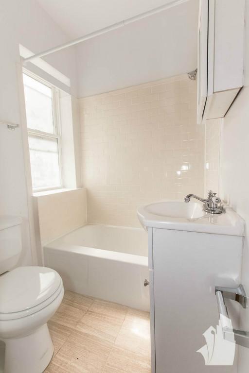 Building Photo - 2915 West George-1