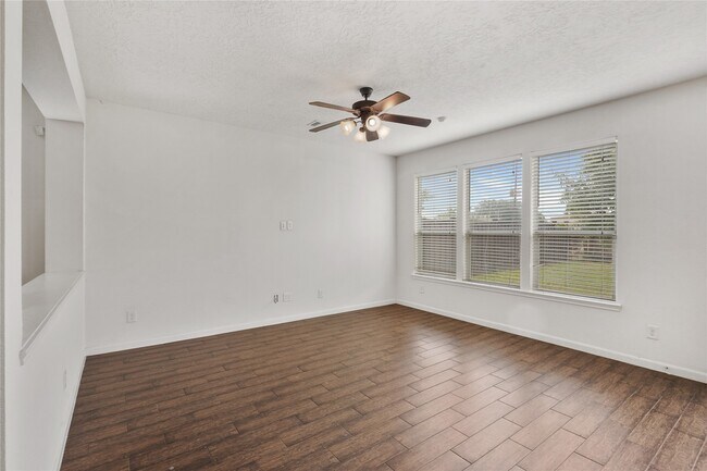 Building Photo - 22207 Woodseem Ct