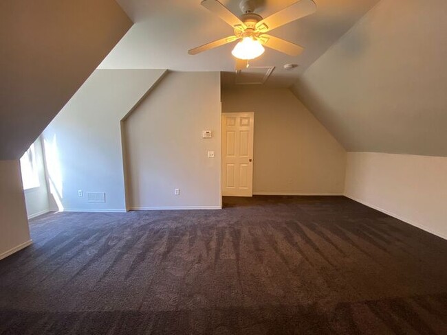Building Photo - Now Available - 2 Bed 2 Bath House in Brit...