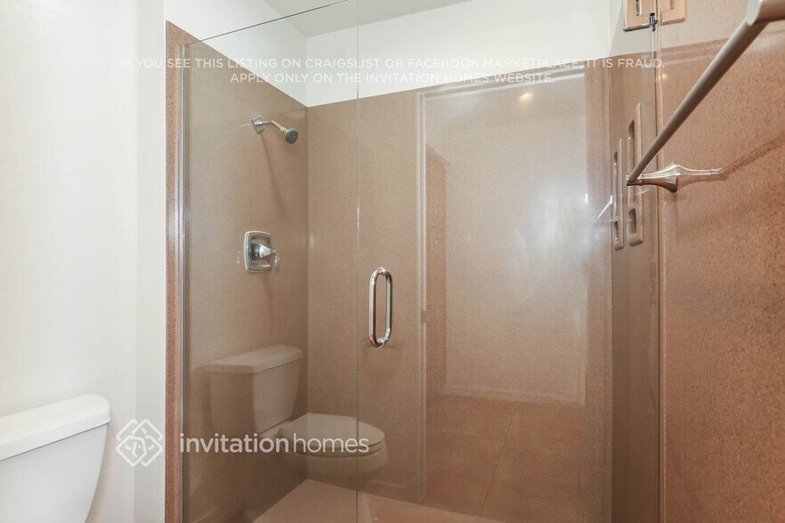 Building Photo - 2234 E Florian Ave