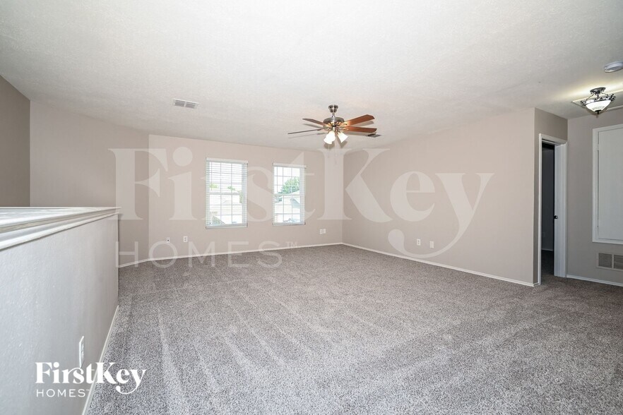 Building Photo - 1445 Lochspring Dr