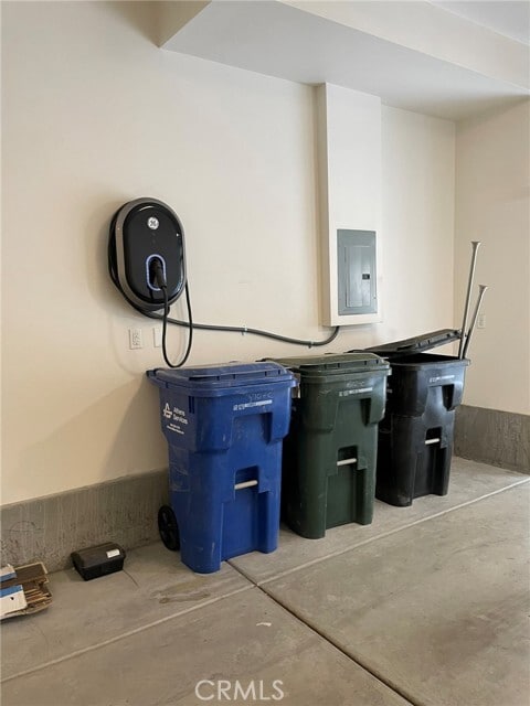 Building Photo - 810 The Promenade