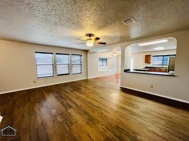 Building Photo - Welcome home to this stunningly spacious 3...