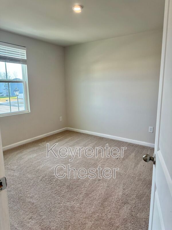 Building Photo - 331 Chanticleer Dr