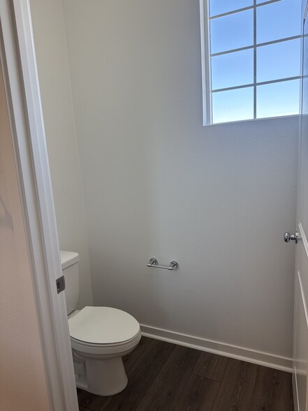 Building Photo - 32670 Ventura Ln