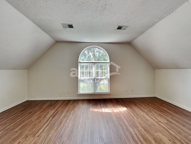 Building Photo - 212 Parrish Pl