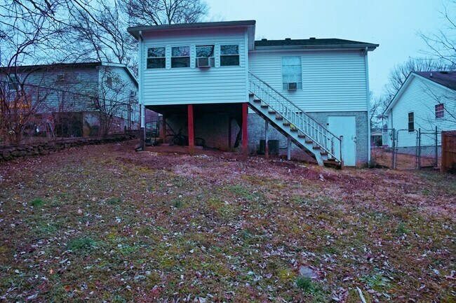 Building Photo - 1529 Mohawk Trail