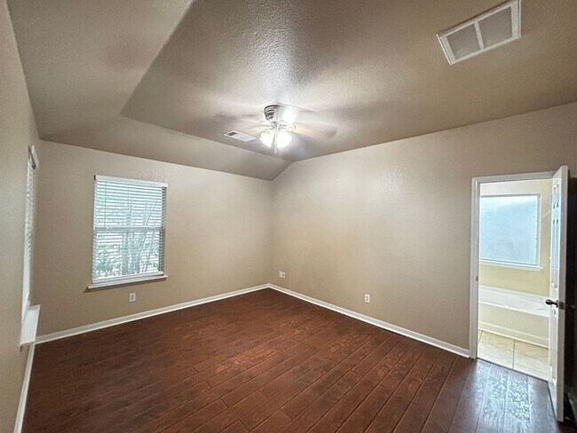Building Photo - 12011 Mill Pine