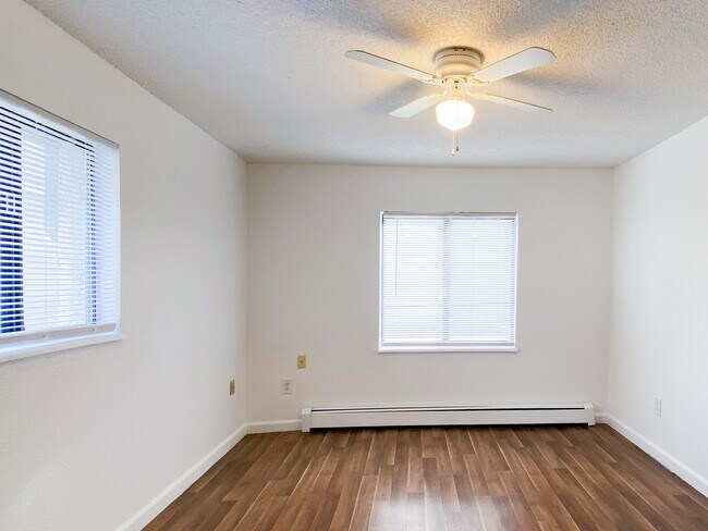 Building Photo - 8367 S Reed St