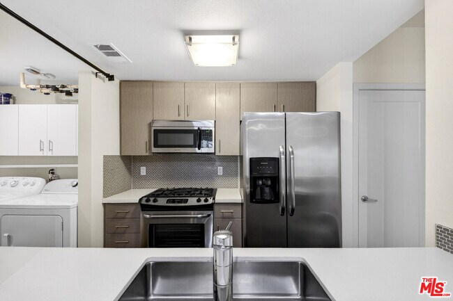 Building Photo - 436 Virgil Ave