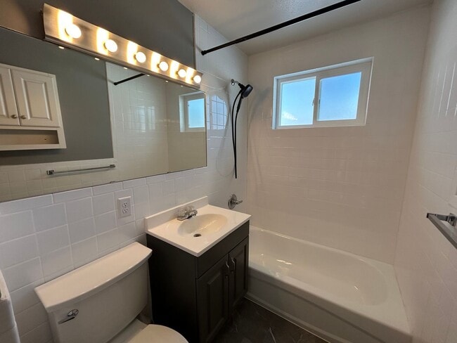 Building Photo - Lovely Updated Loveland Home with Fireplace and Fenced Yard