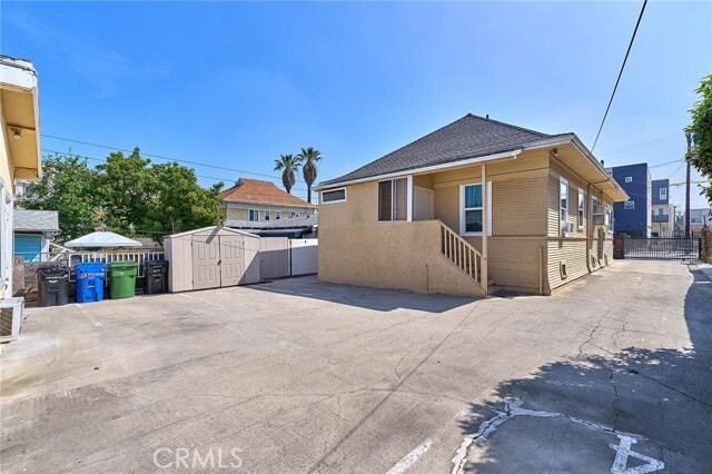 Building Photo - 1115 S Mariposa Ave