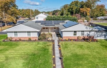 Building Photo - 11 Onyx Dr