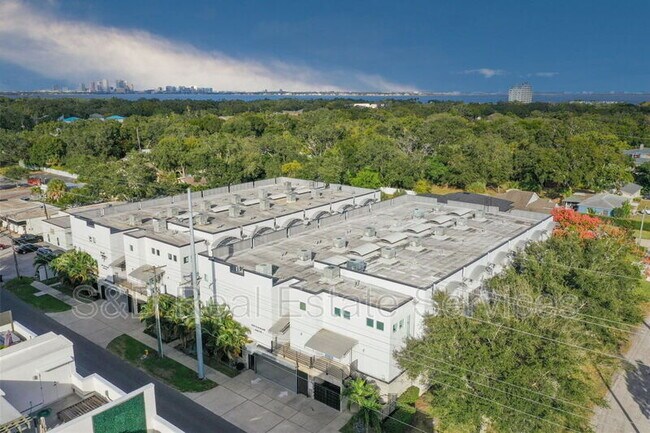 Building Photo - 5008 S MacDill Ave