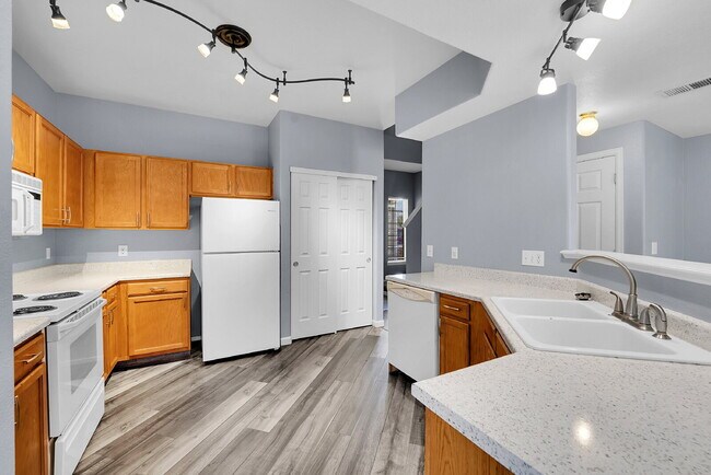 Building Photo - $1,875.00- 2 Bedrooms, 2.5 Bathrooms, Town...