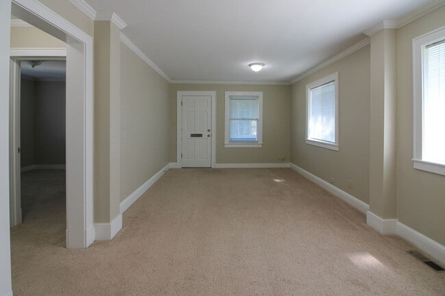 Building Photo - 2161 Winter St SE