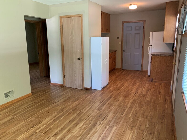 Building Photo - 737 Forest Hills Dr SW
