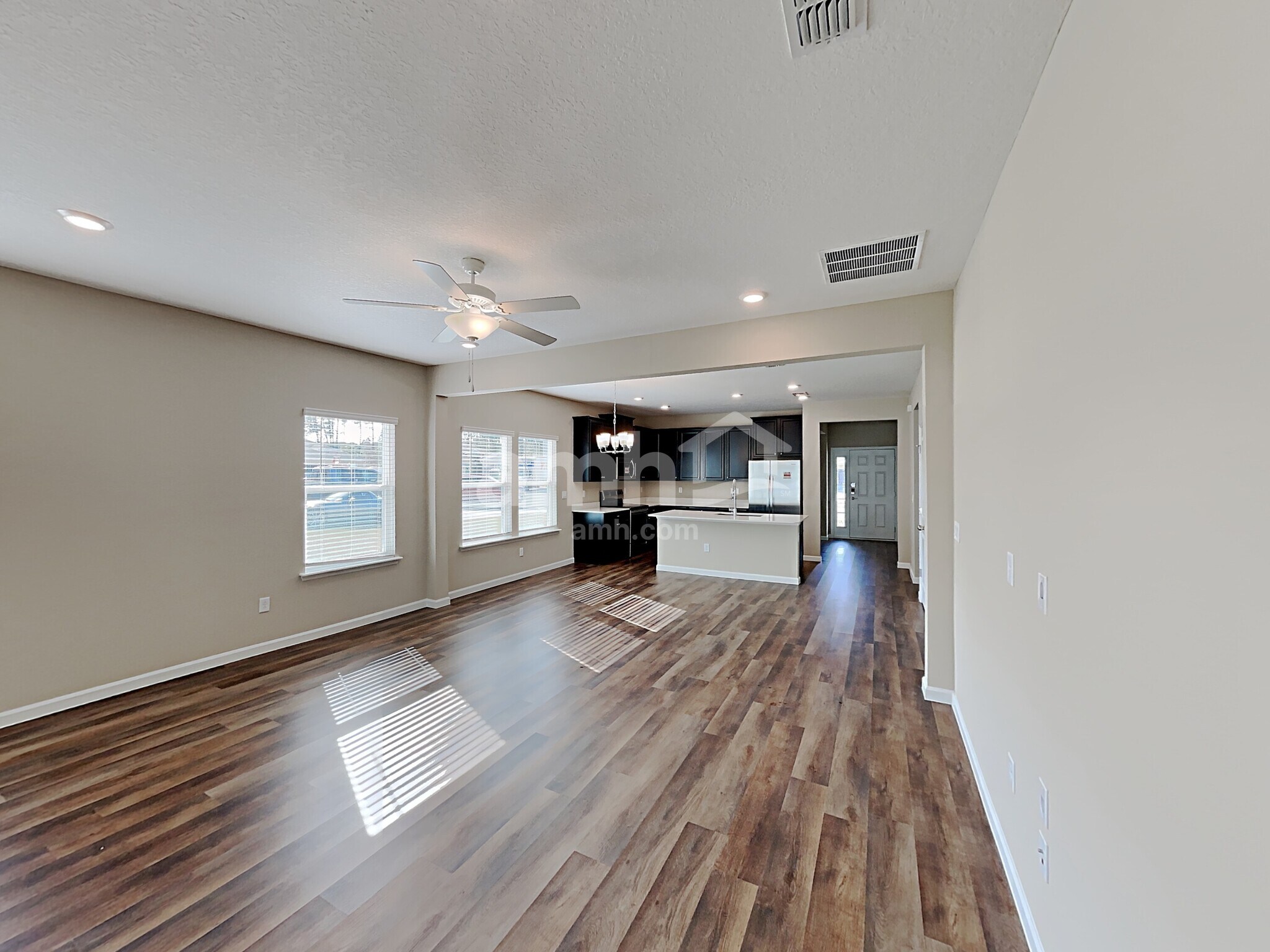 Building Photo - 245 Hemlock Pt