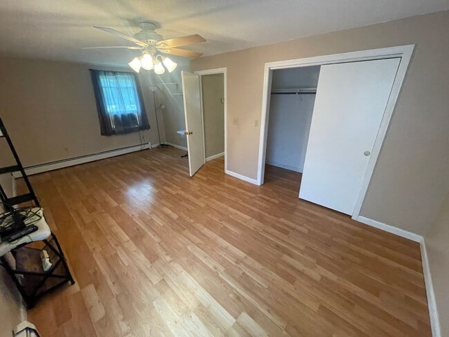 Building Photo - Single-Family Home in South Nashua
