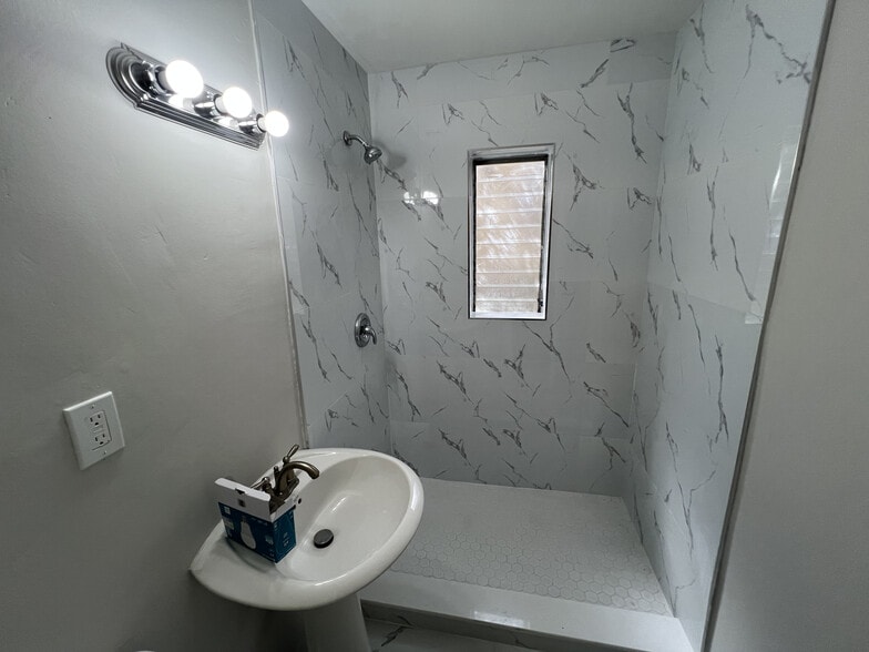 Building Photo - 1622 N J St