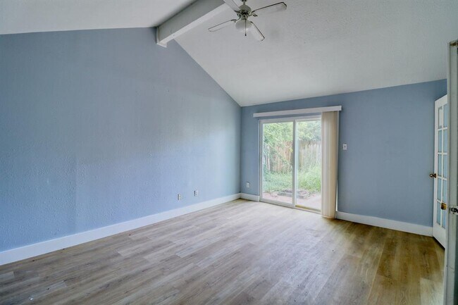 Building Photo - 6911 Pouter Dr