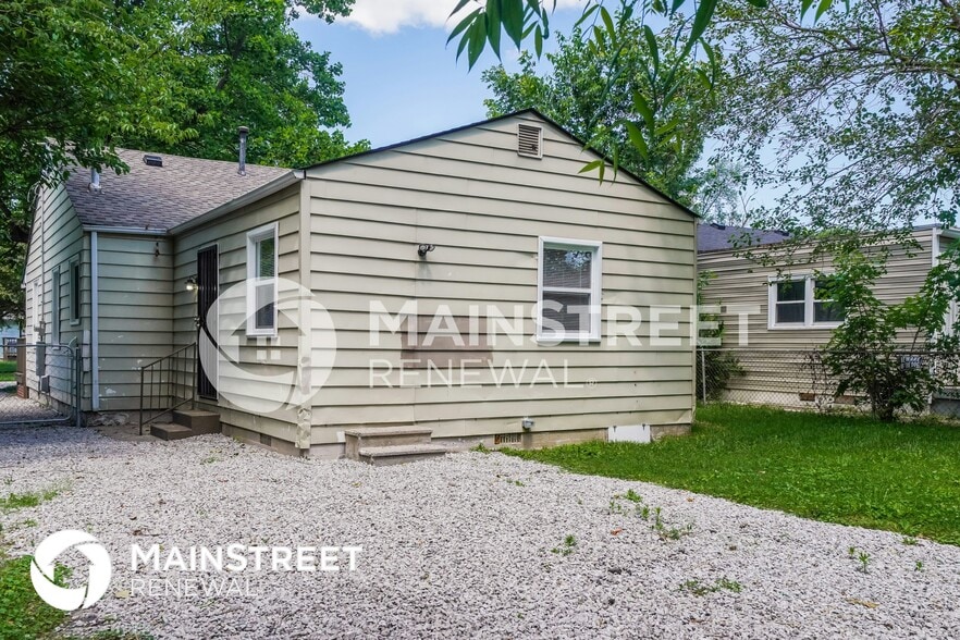 Building Photo - 323 N 43rd St