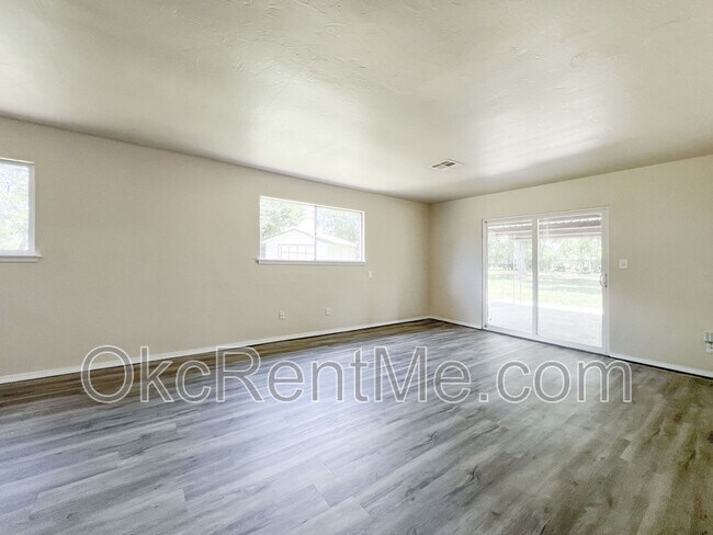 Building Photo - 2400 SW 63rd St