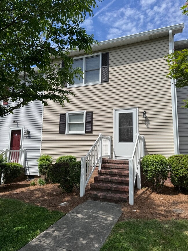 Building Photo - 1131 Glendale Dr