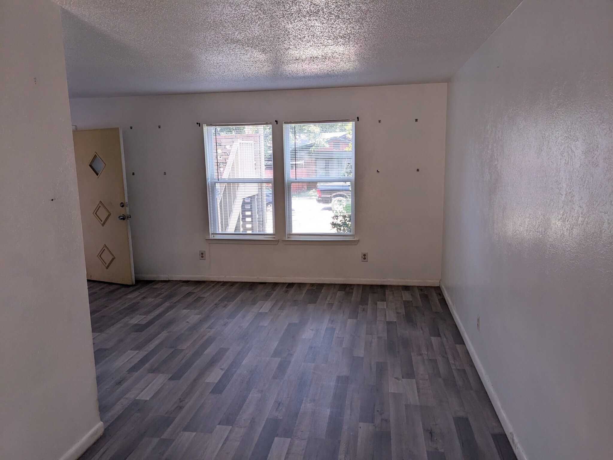 Building Photo - 2605 N Ayers Ave
