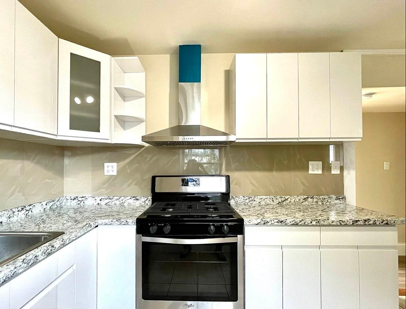 Building Photo - 350 Congress St