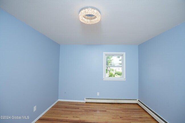 Building Photo - 35 McAlpin St