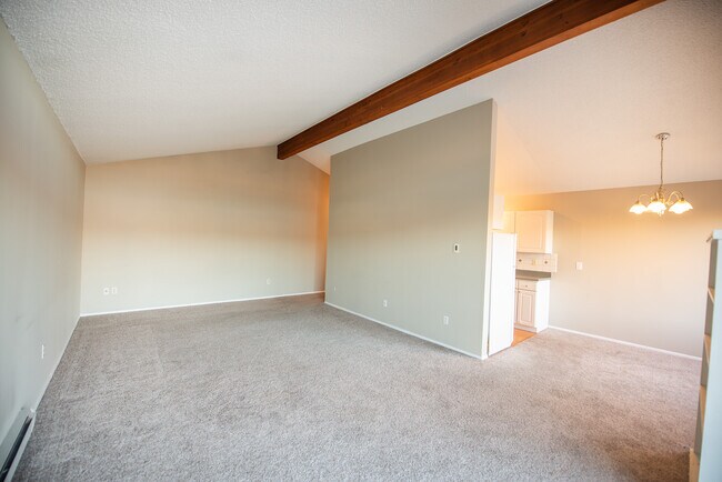Building Photo - 2562 Thorndyke Ave W