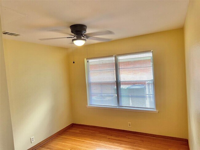 Building Photo - 7730 Cayton St