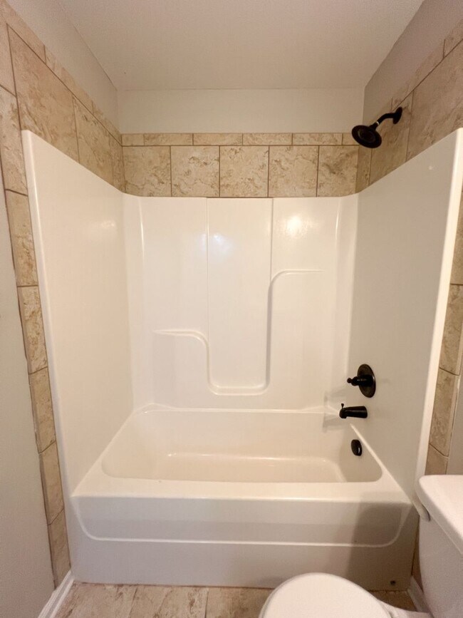 Building Photo - 1604 Railton Ct
