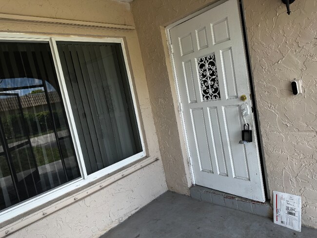 Building Photo - 7902 NW 70th Ct