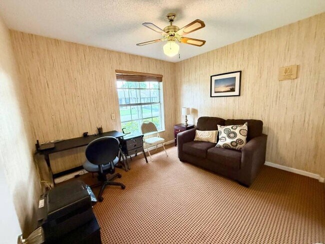 Building Photo - 5496 Viburnum Cir