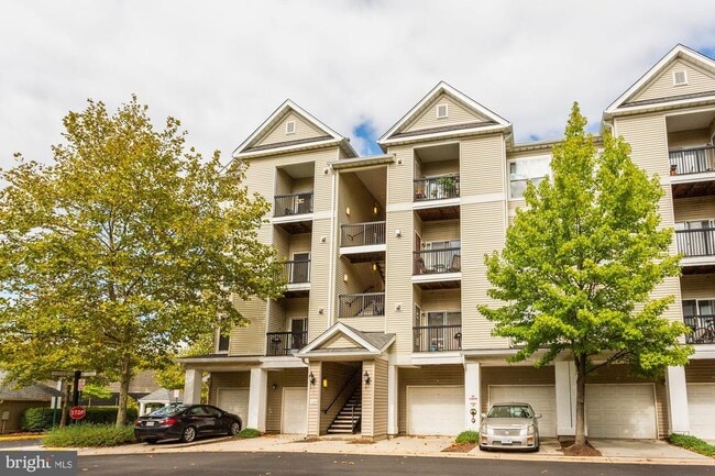 Building Photo - 5105 Travis Edward Way