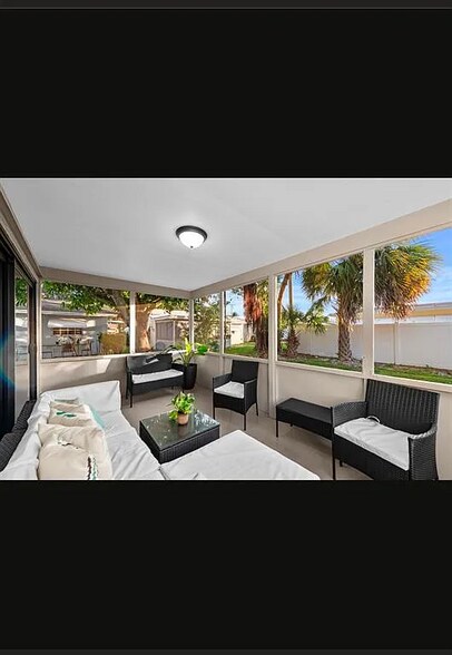 Building Photo - 5404 NW 25th Ave