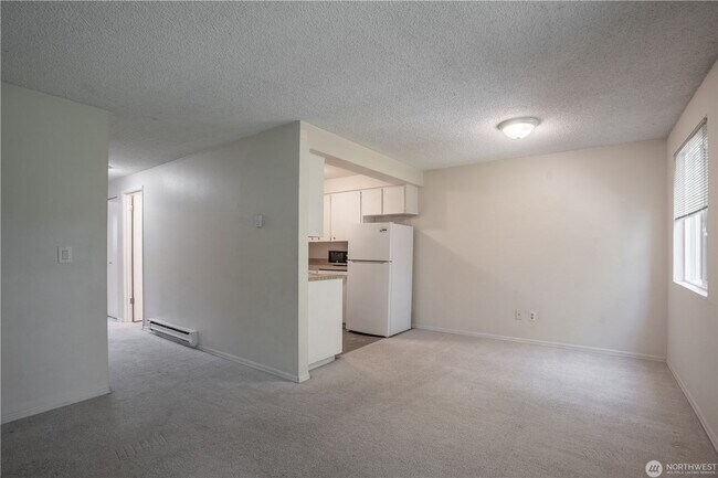 Building Photo - 230 SW Clark St