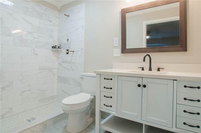 Building Photo - 126 Warm Springs Cir