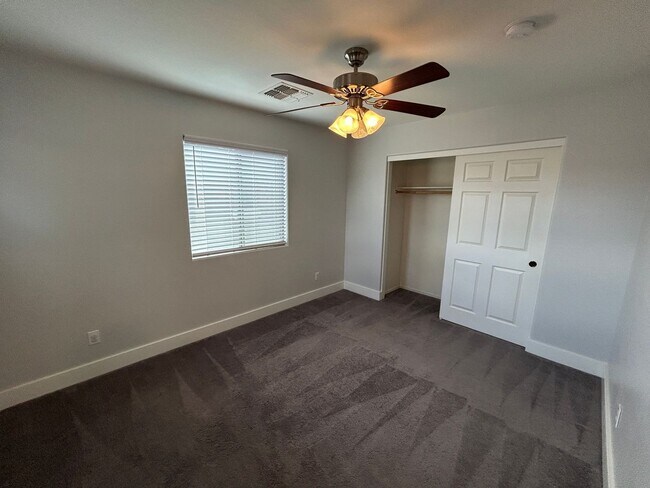 Building Photo - 15439 W Poinsettia Dr