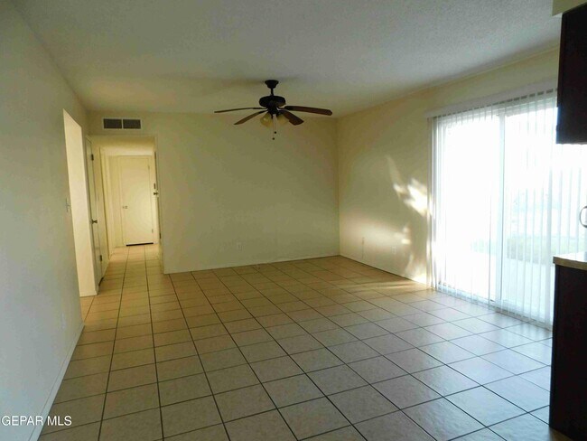 Building Photo - 225 3 Rivers Dr