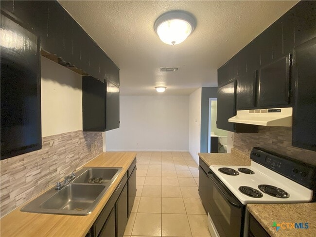 Building Photo - 1046 Linde Ave