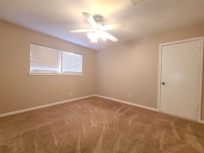 Building Photo - 6511 Pebble Beach Dr