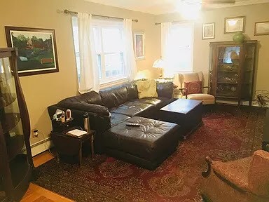 LR - 20 E Abington Ave