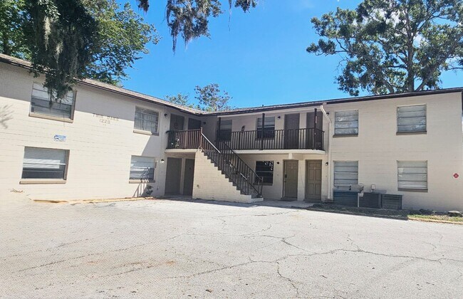 Primary Photo - 1225 Kennedy Rd