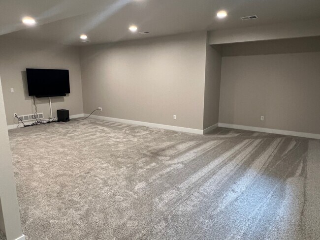 Building Photo - 5428 Dolomite Cir