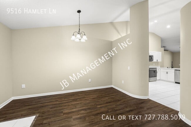 Building Photo - 9516 Hamlet Ln