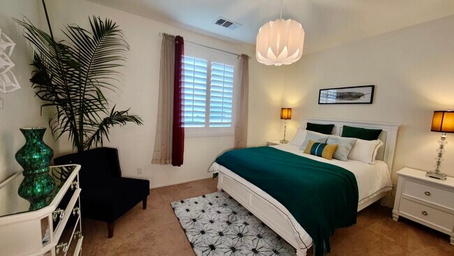 Building Photo - 15495 Fennel Pl
