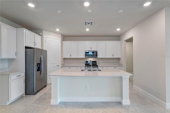 Building Photo - 17017 Pine Lily Ln